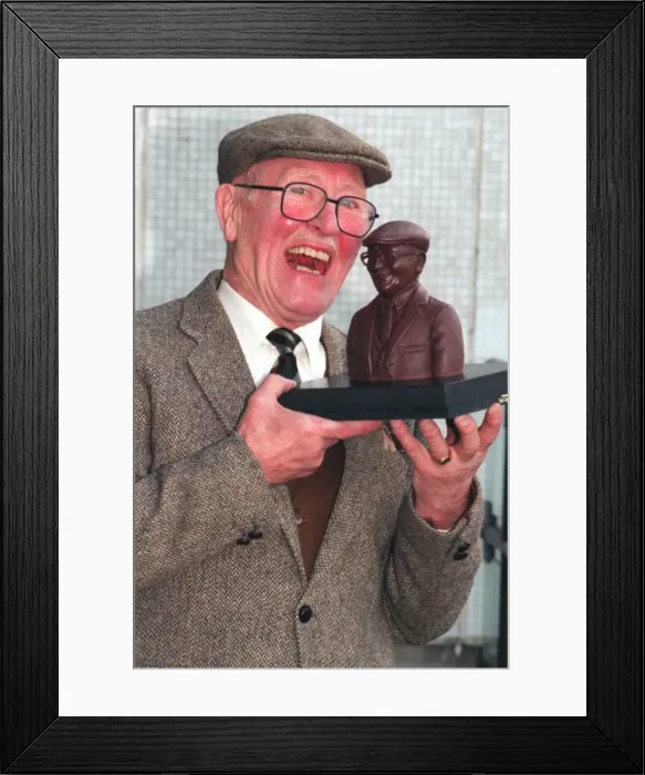 Framed Print : BILL WADDINGTON CORONATION STREET ACTOR WITH CHOCOLATE BUST OF HIMSELF AFTER SPONSORSHIP Framed Print : BILL WADDINGTON CORONATION STREET ACTOR WITH CHOCOLATE BUST OF HIMSELF AFTER SPONSORSHIP