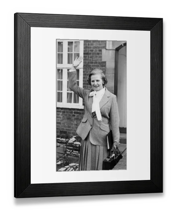 Framed Print : Margaret Thatcher waving as she leaves for work - March 1979 29  /  03  /  1979