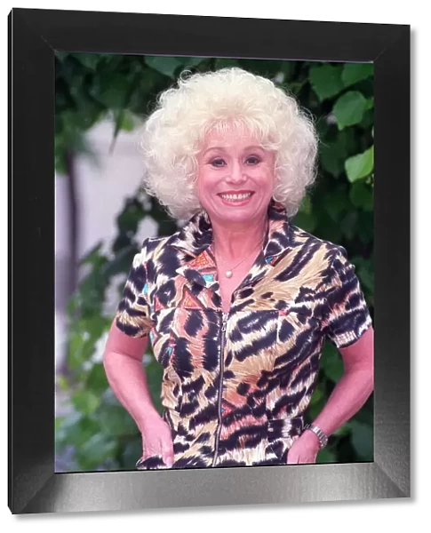 BARBARA WINDSOR ACTRESS AT THE LAUNCH OF THE PLAY ENTERTAINING MR SLOANE 28  /  05  /  1993