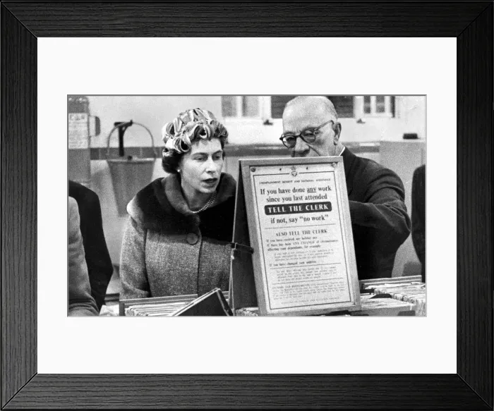 Framed Print : The Queen at Holloway Employment Exchange during visit - November 1960 18 / 11 / 1960 Framed Print : The Queen at Holloway Employment Exchange during visit - November 1960 18 / 11 / 1960