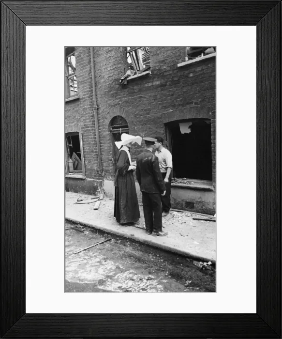 Framed Print : Buxton & Underwood Street, E1. Flying bomb incident in Southern England showing Framed Print : Buxton & Underwood Street, E1. Flying bomb incident in Southern England showing