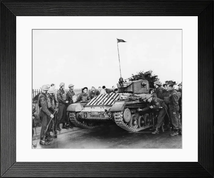 Framed Print : Men of the Home Guard interested in Valentine tanks which arrived at Cardiff during Framed Print : Men of the Home Guard interested in Valentine tanks which arrived at Cardiff during