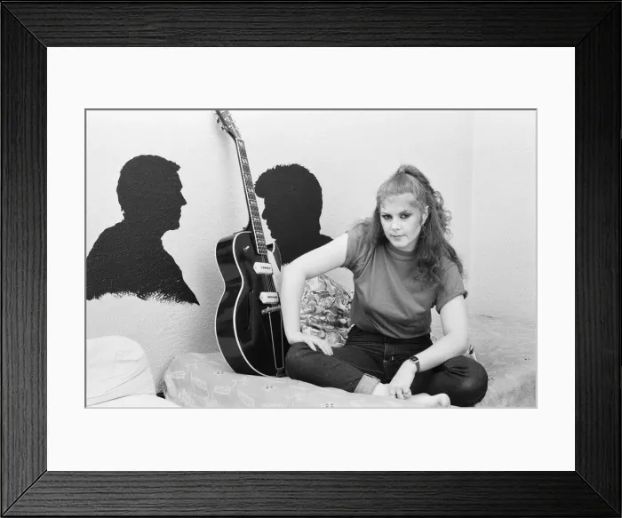 Framed Print : Kirsty MacColl - singer. Pictured at home in 1981. Kirsty Anna MacColl Framed Print : Kirsty MacColl - singer. Pictured at home in 1981. Kirsty Anna MacColl