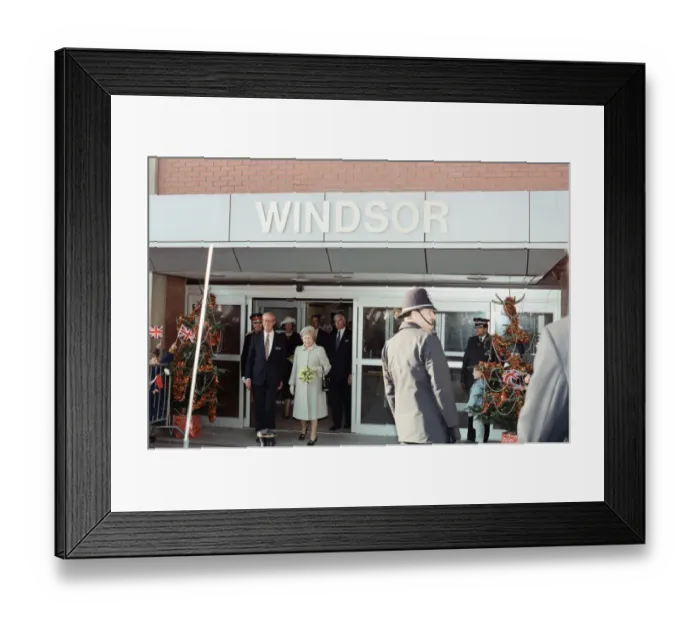 Framed Print : Queen Elizabeth II visits Leicester Royal Infirmary to open the Windsor Building Framed Print : Queen Elizabeth II visits Leicester Royal Infirmary to open the Windsor Building