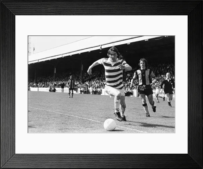 Framed Print : Readings Robin Friday gets away from the opposition defence for a run goal Framed Print : Readings Robin Friday gets away from the opposition defence for a run goal