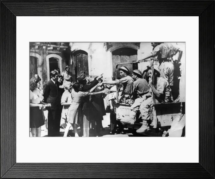 Framed Print : Citizens of Sicily welcome the armies of democracy. Cheers