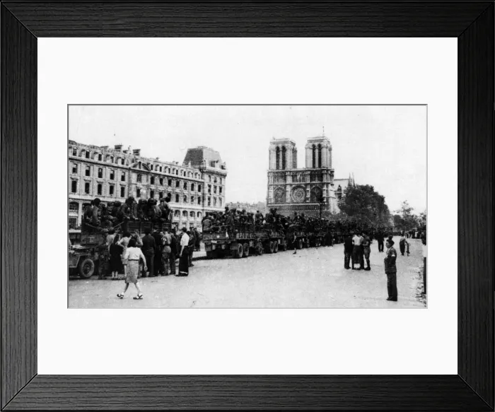 Framed Print : Allies enter Paris, France. August 1944