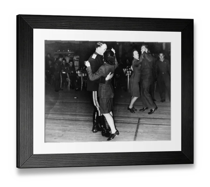 Framed Print : Russian General Sudakoff dances with a British ATS girl