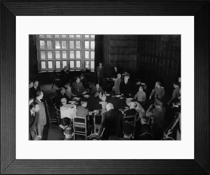 Framed Print : The first meeting of the Big Three Conference takes place in Potsdam Framed Print : The first meeting of the Big Three Conference takes place in Potsdam