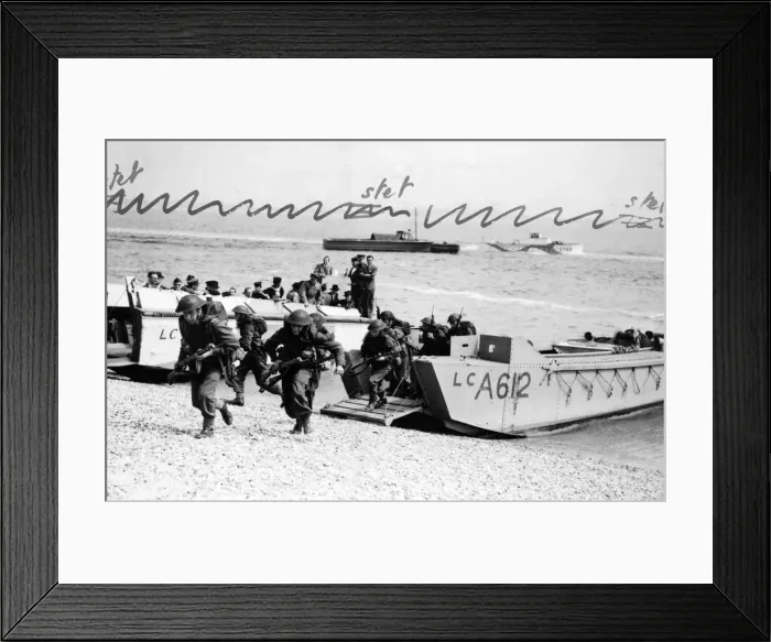 Framed Print : Combined operations exercise. Royal Marine Commandos landing from Troop carrying craft Framed Print : Combined operations exercise. Royal Marine Commandos landing from Troop carrying craft