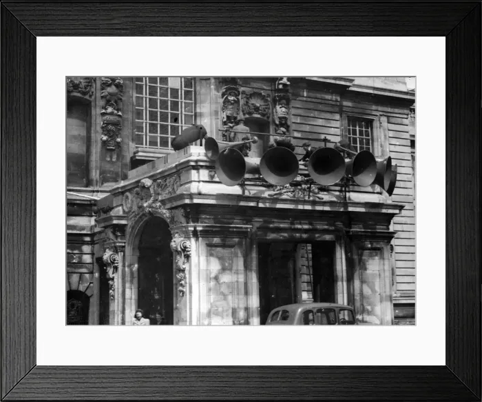 Framed Print : Loudspeakers and floodlights are being placed above the entrance of City Hall, Cardiff