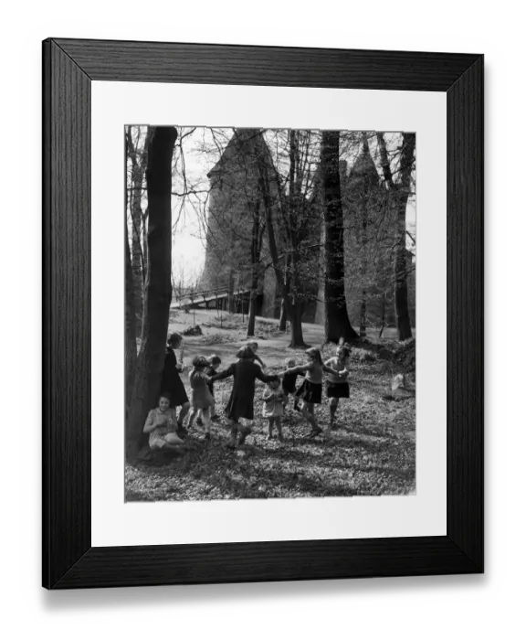 Framed Print : Dancing for their queen'children have been finding primroses Framed Print : Dancing for their queen'children have been finding primroses