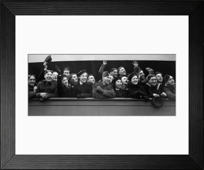 Framed Print : Their first day on a Troopship, soldiers waving goodbye Framed Print : Their first day on a Troopship, soldiers waving goodbye