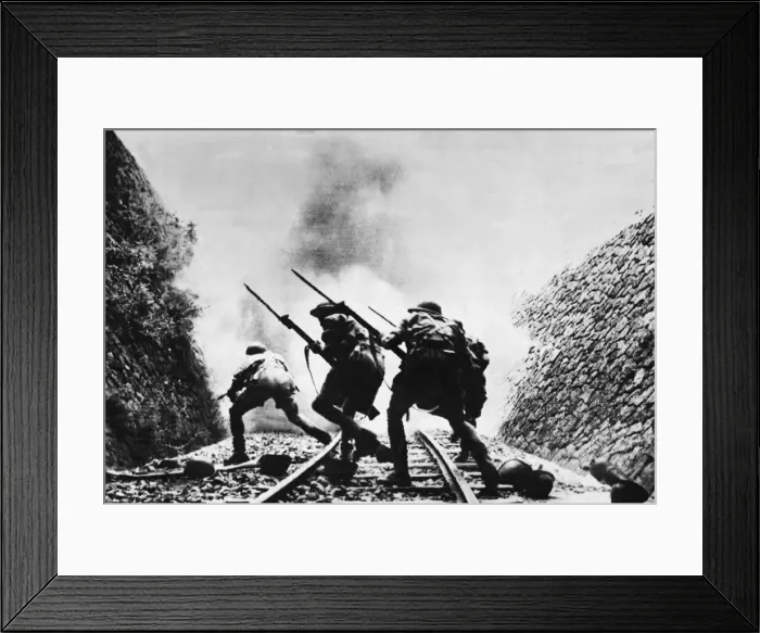 Framed Print : Soldiers of the British Eighth Army charge through a railway cutting with fixed bayonets Framed Print : Soldiers of the British Eighth Army charge through a railway cutting with fixed bayonets