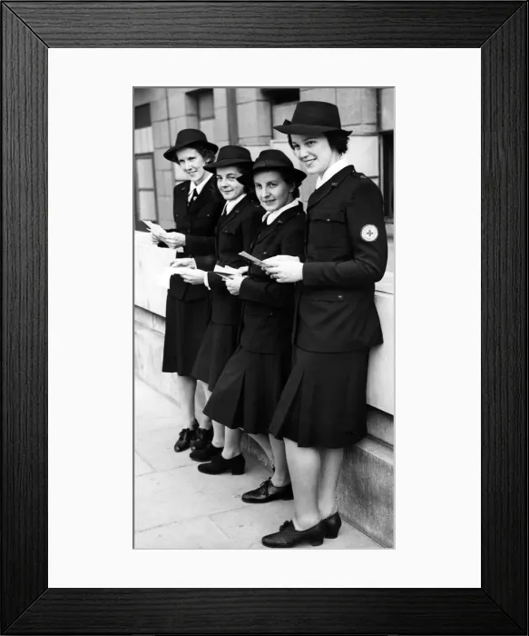 Framed Print : American Red Cross nurses in England. July 1941