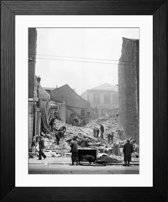 Framed Print : Hull, Yorkshire, during The Blitz. Picture shows George Street, Hull Framed Print : Hull, Yorkshire, during The Blitz. Picture shows George Street, Hull
