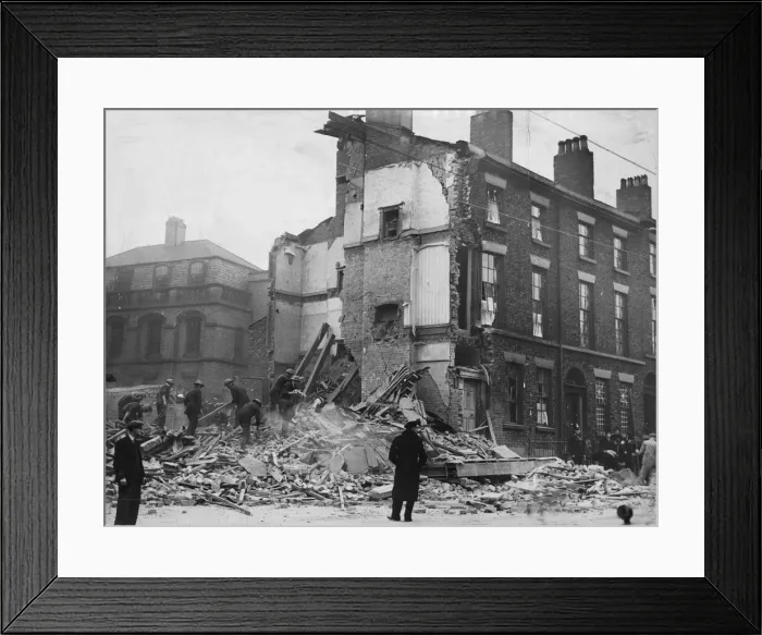 Framed Print : Picture taken in Liverpool. 14th October 1940. People in the red brick air Framed Print : Picture taken in Liverpool. 14th October 1940. People in the red brick air