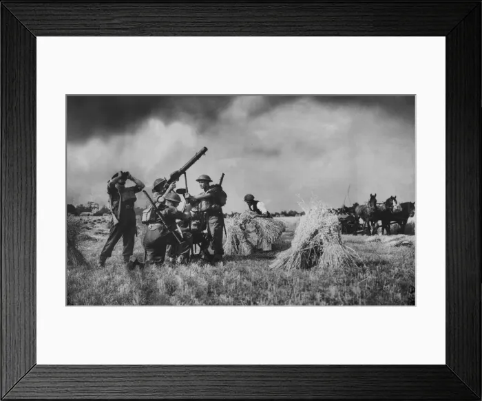 Framed Print : An army Lewis machine gun unit well equipped to deal with enemy raiders Framed Print : An army Lewis machine gun unit well equipped to deal with enemy raiders