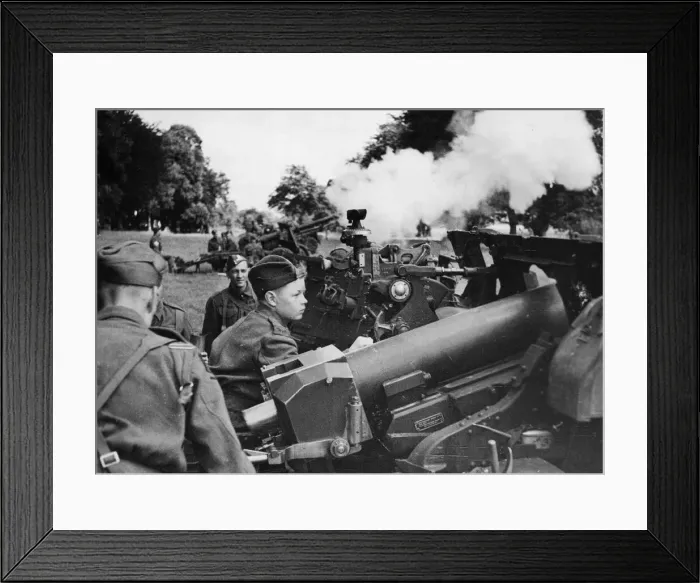 Framed Print : Boy cadets of 14-17 years old are learning the complex craft of modern soldiering