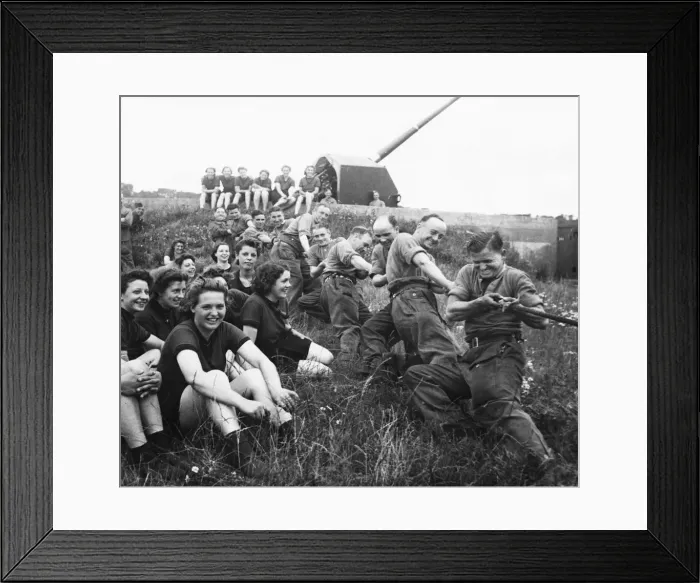 Framed Print : Gunners of Anti-Aircraft command in a tug-o-war near Edinburgh. 5th August 1943 Framed Print : Gunners of Anti-Aircraft command in a tug-o-war near Edinburgh. 5th August 1943