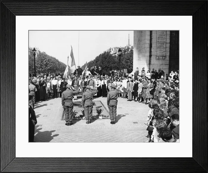 Framed Print : A scene at the grave of Frances Unknown Soldier at the Arc de Triomphe as A. F. P. U Framed Print : A scene at the grave of Frances Unknown Soldier at the Arc de Triomphe as A. F. P. U