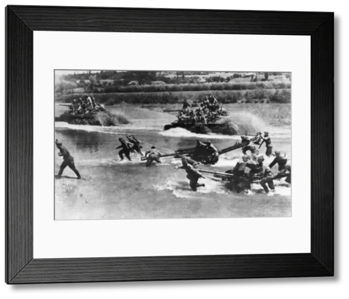 Framed Print : Soviet Red Army troops, tanks and artillery force a river crossing in their advance to Framed Print : Soviet Red Army troops, tanks and artillery force a river crossing in their advance to
