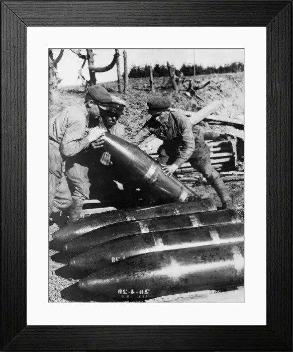 Framed Print : Soldiers of the Soviet Red Army, prepare shells for a large calibre Howitzer somewhere Framed Print : Soldiers of the Soviet Red Army, prepare shells for a large calibre Howitzer somewhere