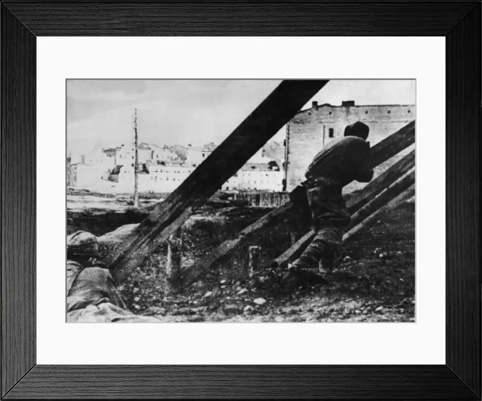 Framed Print : Soldiers of the Soviet Red Army dislodge German soldiers from a shelter during Framed Print : Soldiers of the Soviet Red Army dislodge German soldiers from a shelter during