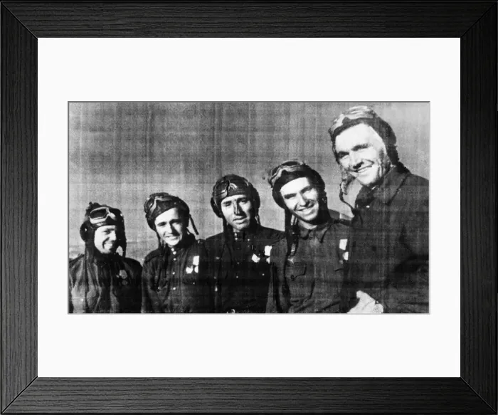 Framed Print : A line up of Soviet Air Force pilots who destroyed 17 enemy planes of the German Framed Print : A line up of Soviet Air Force pilots who destroyed 17 enemy planes of the German