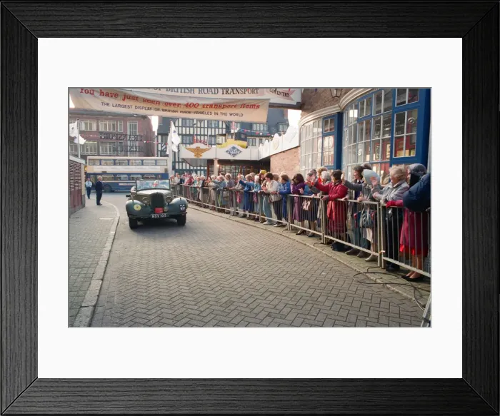 Framed Print : Dame Vera Lynn opens a Blitz Experience exhibition at Coventry Framed Print : Dame Vera Lynn opens a Blitz Experience exhibition at Coventry