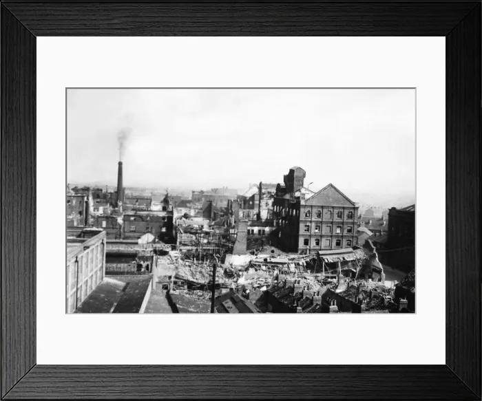 Framed Print : The Kingston Upon Hull works of Reckitt and Colman Ltd in Dansom Lane Framed Print : The Kingston Upon Hull works of Reckitt and Colman Ltd in Dansom Lane