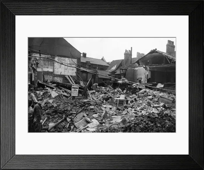 Framed Print : Scene of devastation to Midland Bank in Witham, Hull after it was bombed by the German
