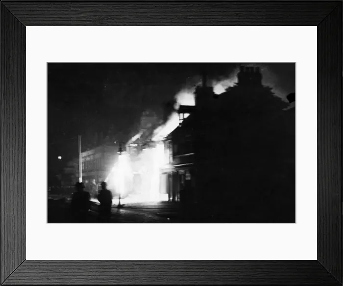 Framed Print : Scenes in Hull, the most severely damaged British city or town during the Second World