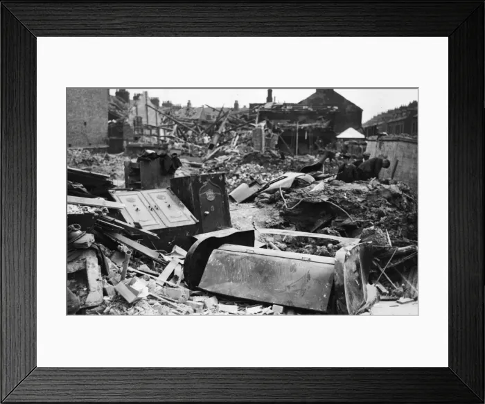 Framed Print : Scene of devastation to Hull Savings Bank in Holderness Road Hull after it was bombed by Framed Print : Scene of devastation to Hull Savings Bank in Holderness Road Hull after it was bombed by
