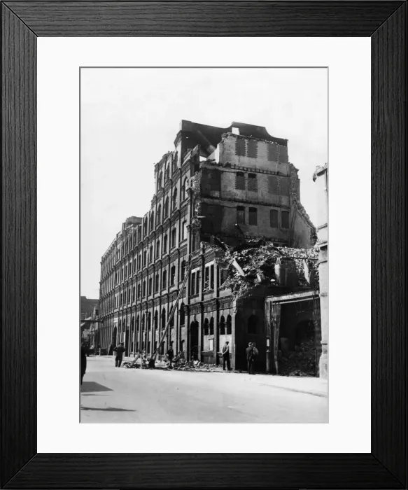 Framed Print : The Kingston Upon Hull works of Reckitt and Colman Ltd in Dansom Lane Framed Print : The Kingston Upon Hull works of Reckitt and Colman Ltd in Dansom Lane