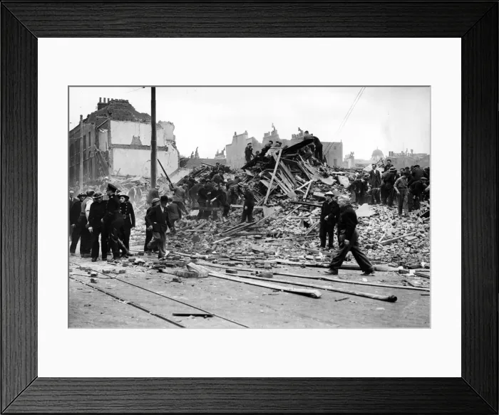 Framed Print : A Robot bomb plane falls on dwelling houses and shops, Rosebery Avenue, London