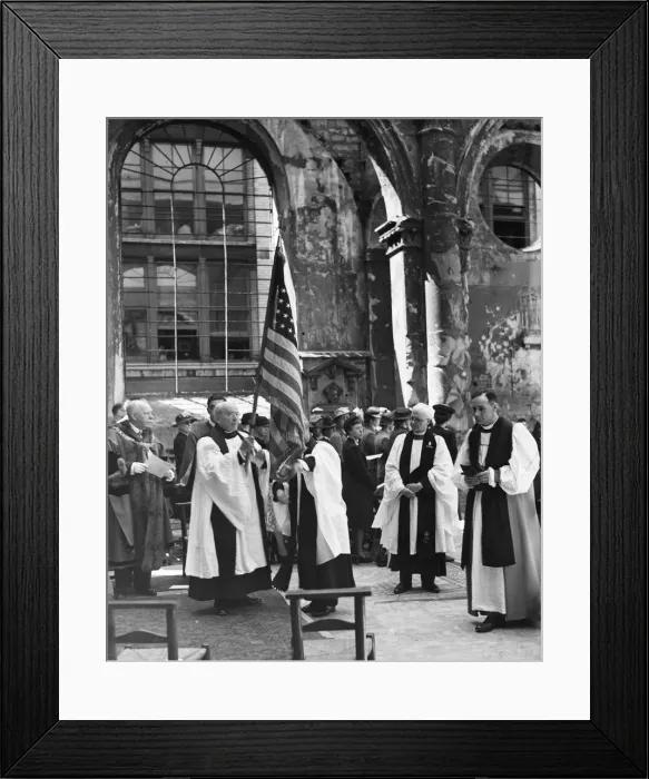 Framed Print : A service was held today in the ruins of the bombed church St Mary le Bow Framed Print : A service was held today in the ruins of the bombed church St Mary le Bow