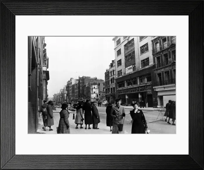 Framed Print : Air raid damage to Oxford Street, London. 20th April 1941 Framed Print : Air raid damage to Oxford Street, London. 20th April 1941