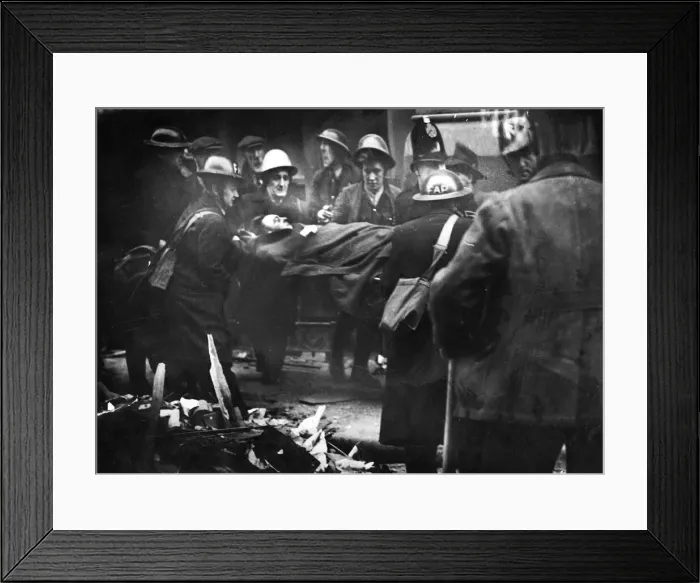 Framed Print : Liverpool, Merseyside, during The Blitz. Picture taken 3rd January 1941 Framed Print : Liverpool, Merseyside, during The Blitz. Picture taken 3rd January 1941