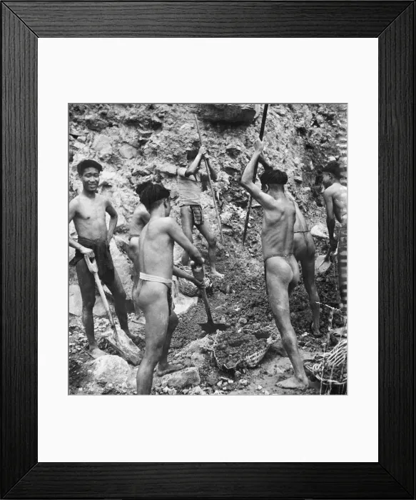 Framed Print : Naga head-hunters constructing Indias defence road on the Assam (North India