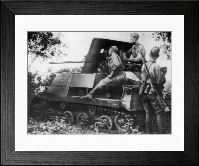 Framed Print : A Soviet Red Army anti tank unit in action on the Crimea Front in their ongoing battle Framed Print : A Soviet Red Army anti tank unit in action on the Crimea Front in their ongoing battle