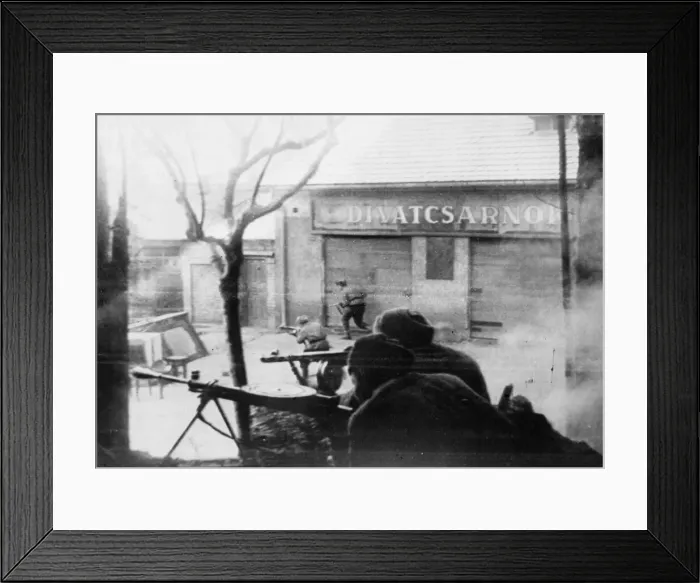 Framed Print : The Battle for Budapest during the Second World War. Bitter fighting is still going Framed Print : The Battle for Budapest during the Second World War. Bitter fighting is still going