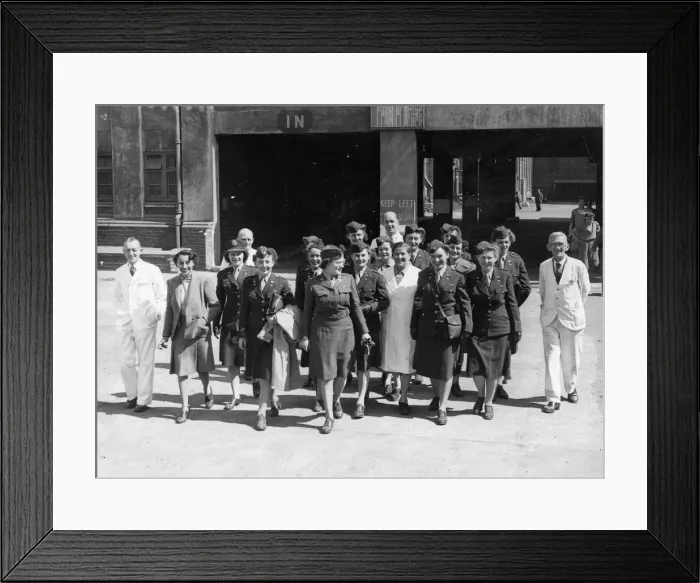 Framed Print : A party of American Nurses on a visit to Spillers New Mills in Cardiff, Wales Framed Print : A party of American Nurses on a visit to Spillers New Mills in Cardiff, Wales