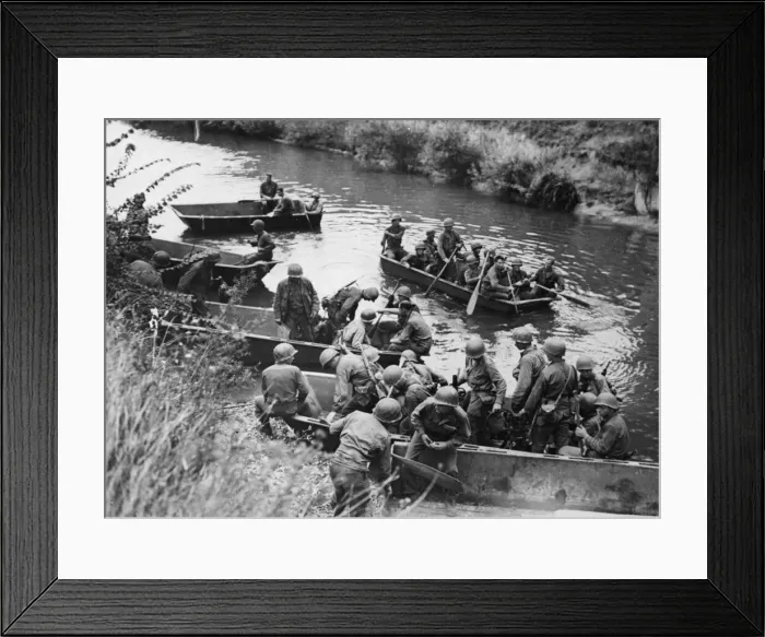 Framed Print : Allied forces in Northern France following the invasion of Normandy in the Second World Framed Print : Allied forces in Northern France following the invasion of Normandy in the Second World