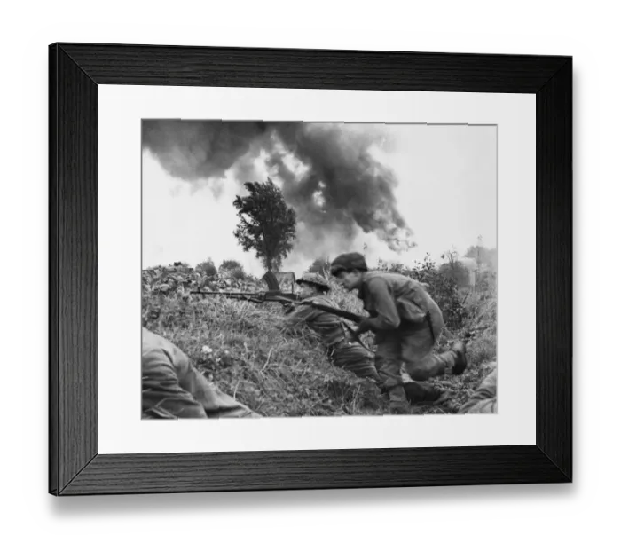 Framed Print : Holland: The Battle for Hertogenbosch. British troops advancing along a ditch Framed Print : Holland: The Battle for Hertogenbosch. British troops advancing along a ditch