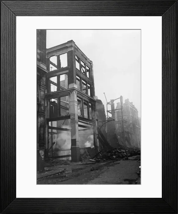 Framed Print : German air raid on the city of London during the Second World War Framed Print : German air raid on the city of London during the Second World War