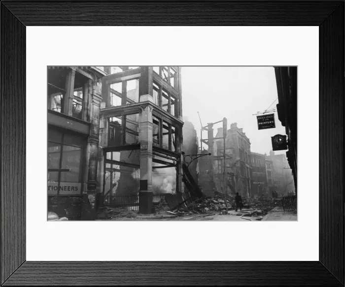 Framed Print : German air raid on the city of London during the Second World War Framed Print : German air raid on the city of London during the Second World War