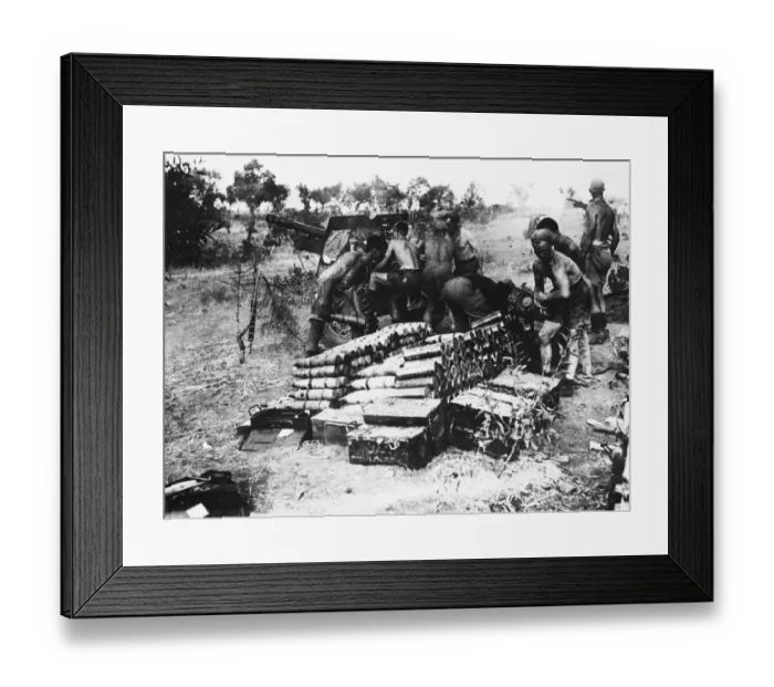 Framed Print : Canadian gunners of the Western Canada Field Battery, working from a good stock of shells Framed Print : Canadian gunners of the Western Canada Field Battery, working from a good stock of shells