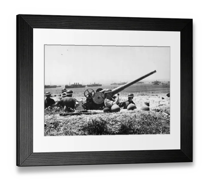 Framed Print : Coastal defence positions in Syracuse harbour were overcome by Commandos Framed Print : Coastal defence positions in Syracuse harbour were overcome by Commandos