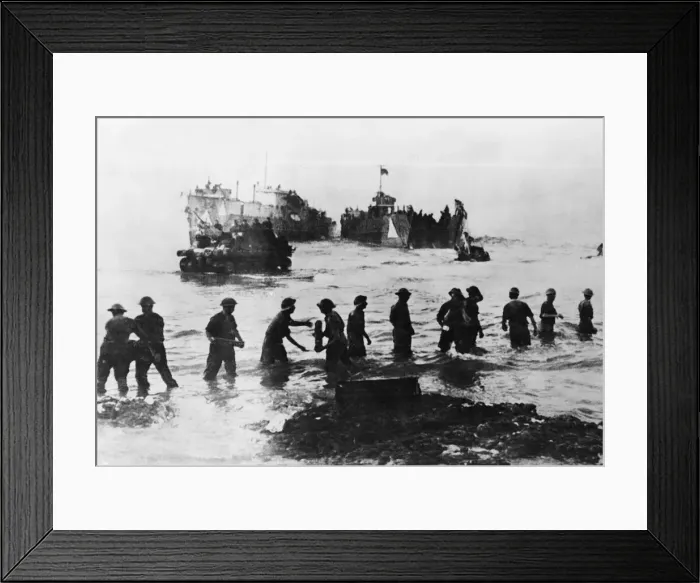 Framed Print : Tanks and ammunition come ashore in Sicily. 20th July 1943 Framed Print : Tanks and ammunition come ashore in Sicily. 20th July 1943